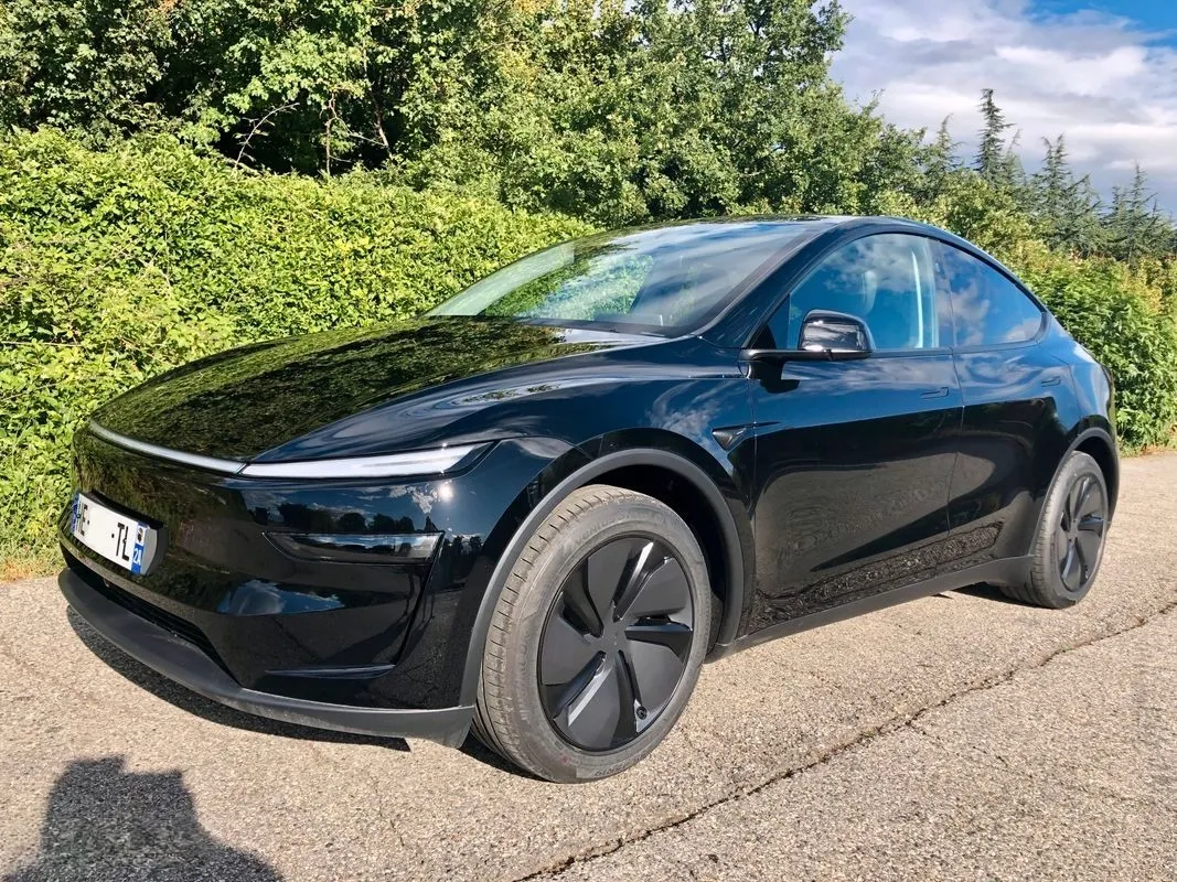 TESLA MODEL Y (2) 375 LONG RANGE AWD 83.1 KWH